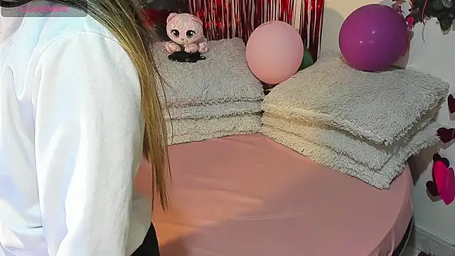 DestinyHills online show from February 21, 2026, 12:06 pm