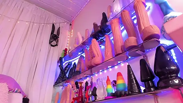 christymilkk online show from December 29, 2024, 2:06 am