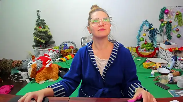 Snapshot of IamYourNarcotic chatting on January 6, 2025, 2:25 pm IamYourNarcotic online show from January 6, 2025, 2:25 pm