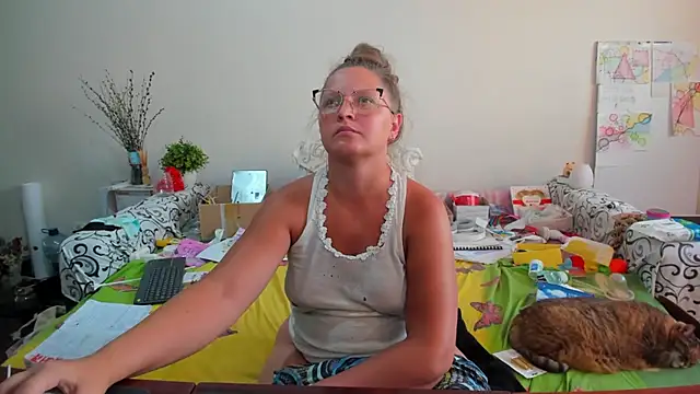 Snapshot of IamYourNarcotic chatting on September 8, 2025, 3:22 pm IamYourNarcotic online show from September 8, 2025, 3:22 pm