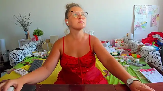 Snapshot of IamYourNarcotic chatting on September 13, 2025, 12:38 pm IamYourNarcotic online show from September 13, 2025, 12:38 pm