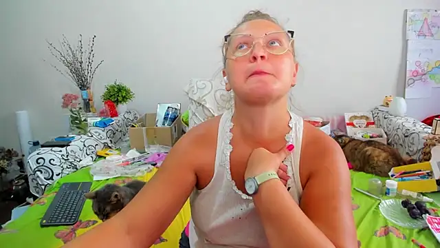 Snapshot of IamYourNarcotic chatting on September 18, 2025, 9:11 am IamYourNarcotic online show from September 18, 2025, 9:11 am