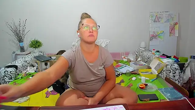 Snapshot of IamYourNarcotic chatting on October 6, 2025, 3:09 pm IamYourNarcotic online show from October 6, 2025, 3:09 pm