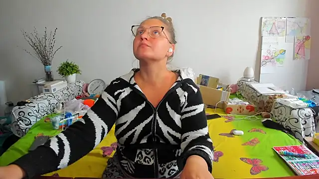 Snapshot of IamYourNarcotic chatting on October 26, 2025, 11:16 am IamYourNarcotic online show from October 26, 2025, 11:16 am