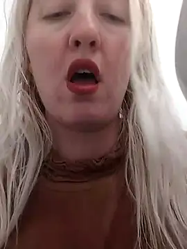 Mllesha74000 online show from December 15, 2024, 3:20 pm