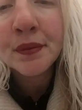 Mllesha74000 online show from February 4, 2025, 3:47 pm