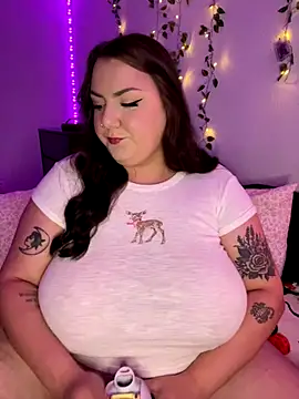 honeyviolet online show from October 3, 2025, 4:09 am