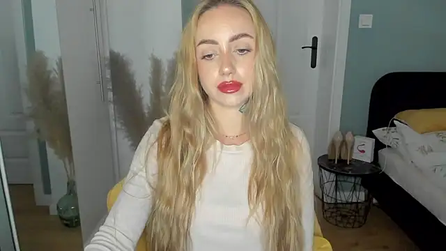 Snapshot of sexyCoralie chatting on May 31, 2026, 1:40 pm sexyCoralie online show from May 31, 2026, 1:40 pm