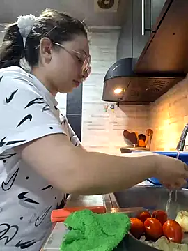 linda-schmidt online show from December 7, 2024, 3:52 pm