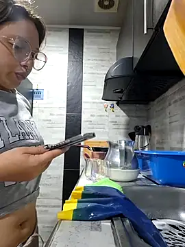 linda-schmidt online show from December 23, 2024, 9:51 pm