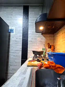 linda-schmidt online show from December 2, 2025, 8:48 pm