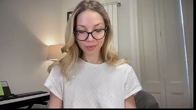 Cutensadistic online show from February 28, 2025, 7:15 am