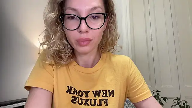 Cutensadistic online show from September 14, 2025, 3:00 pm