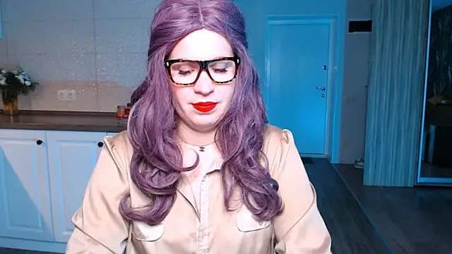 HotTiffani online show from September 18, 2025, 3:58 pm