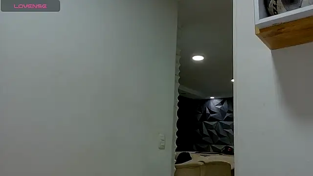 jerryandjessica online show from April 17, 2026, 11:19 pm