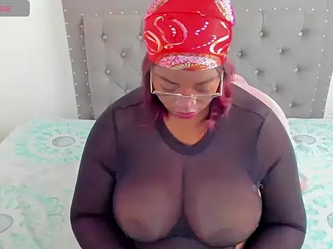 NinaGrey  online show from November 9, 2025, 2:15 pm