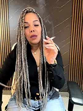 Snapshot of KellyBrooklyn_ chatting on October 18, 2025, 12:50 pm KellyBrooklyn online show from October 18, 2025, 12:50 pm