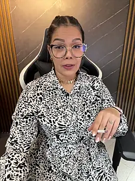 Snapshot of KellyBrooklyn_ chatting on February 21, 2026, 3:57 pm KellyBrooklyn online show from February 21, 2026, 3:57 pm