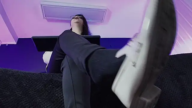  Jade 16 online show from March 26, 2026, 11:49 am