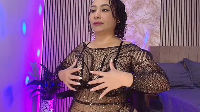 JuliRamirez online show from January 9, 2026, 1:14 pm