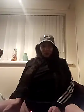 Snapshot of Leanne43 chatting on March 18, 2025, 7:10 pm Leanne43 online show from March 18, 2025, 7:10 pm