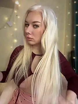 Snapshot of LaraHollywood chatting on January 27, 2025, 3:26 am LaraHollywood online show from January 27, 2025, 3:26 am