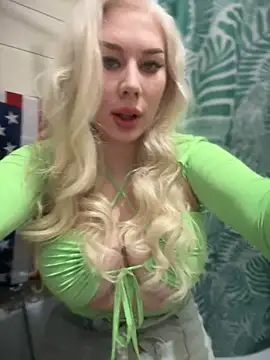 Snapshot of LaraHollywood chatting on February 27, 2025, 1:38 am LaraHollywood online show from February 27, 2025, 1:38 am