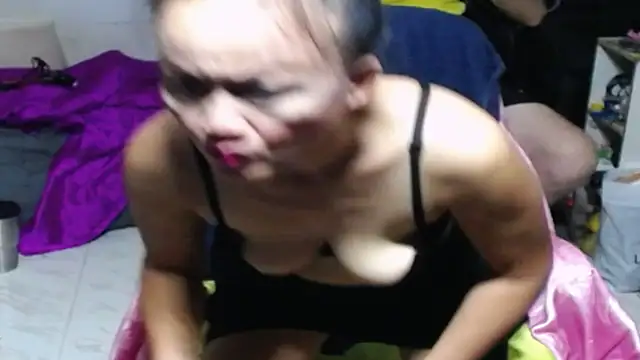 1CuteAndSexy69 online show from November 3, 2025, 3:24 pm