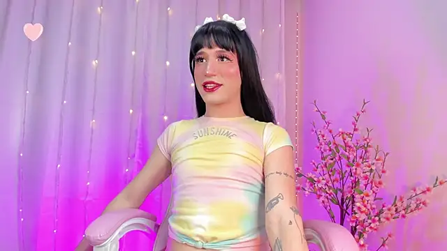 Snapshot of rosseblondee chatting on September 15, 2025, 9:37 pm rosseblondee online show from September 15, 2025, 9:37 pm