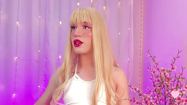 Snapshot of rosseblondee chatting on September 25, 2025, 4:05 am rosseblondee online show from September 25, 2025, 4:05 am