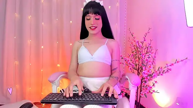 Snapshot of rosseblondee chatting on September 26, 2025, 9:08 pm rosseblondee online show from September 26, 2025, 9:08 pm