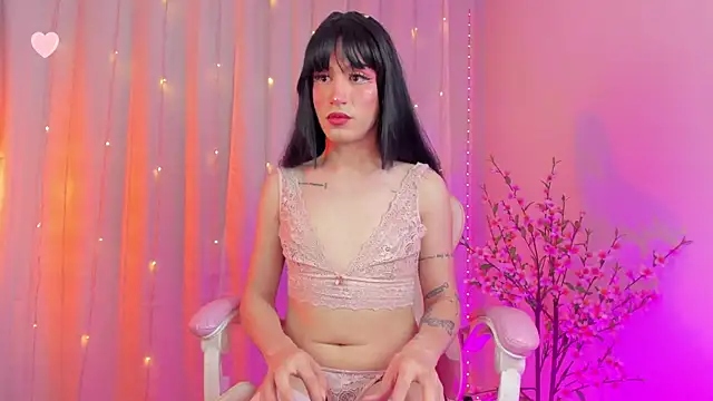 Snapshot of rosseblondee chatting on November 4, 2025, 9:36 pm rosseblondee online show from November 4, 2025, 9:36 pm