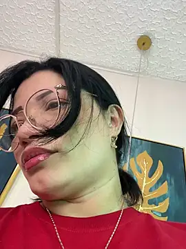 valerie lya online show from November 3, 2025, 7:59 pm