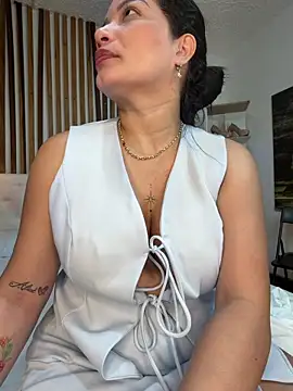 valerie lya online show from March 4, 2026, 12:55 pm