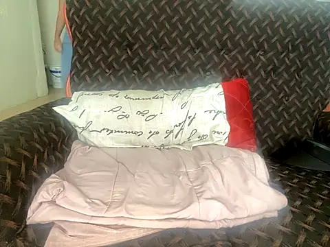 Wonderfulrose online show from October 3, 2025, 12:57 pm