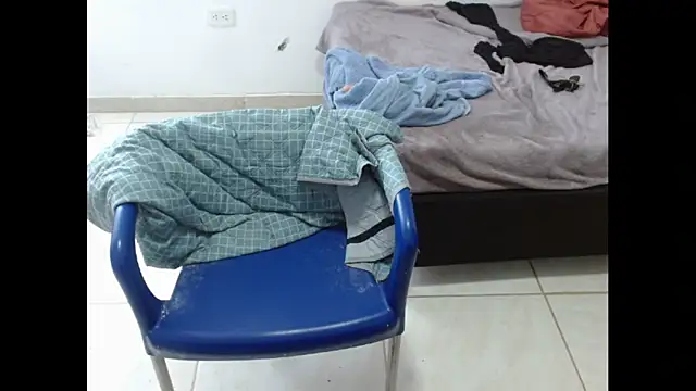 keyklin1 online show from November 1, 2025, 1:02 pm