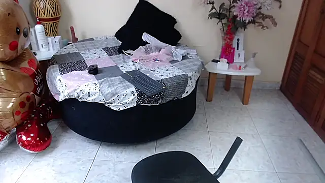NicoleSantana online show from July 10, 2026, 9:06 pm