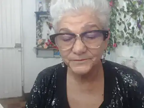 Snapshot of FunnyGrandma chatting on January 11, 2025, 3:13 am FunnyGrandma online show from January 11, 2025, 3:13 am