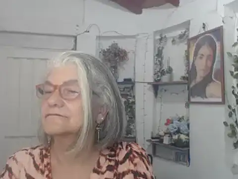 Snapshot of FunnyGrandma chatting on September 13, 2025, 1:49 am FunnyGrandma online show from September 13, 2025, 1:49 am