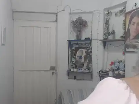 Snapshot of FunnyGrandma chatting on September 14, 2025, 2:11 am FunnyGrandma online show from September 14, 2025, 2:11 am