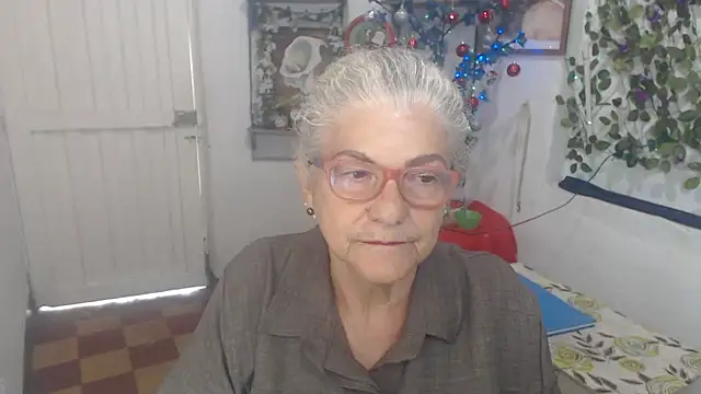 FunnyGrandma online show from December 17, 2025, 8:37 pm