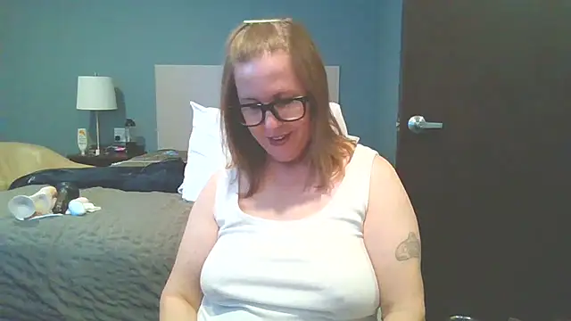 SweetandNaughty1 online show from September 12, 2025, 3:50 am