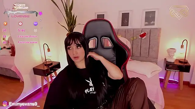 EmmyEvans1 online show from December 20, 2024, 10:22 pm