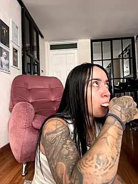 EmmyEvans1 online show from September 29, 2025, 7:40 pm