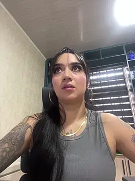 EmmyEvans1 online show from February 6, 2026, 9:29 pm