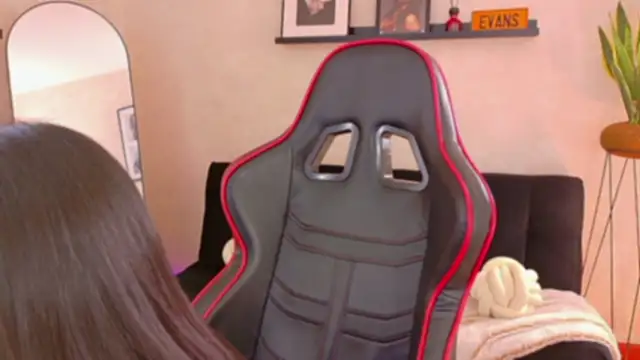 EmmyEvans1 online show from February 25, 2026, 7:34 pm