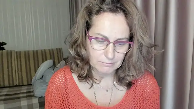 lauraoven online show from December 16, 2024, 11:01 am