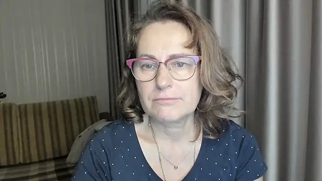 lauraoven online show from December 21, 2024, 6:23 pm