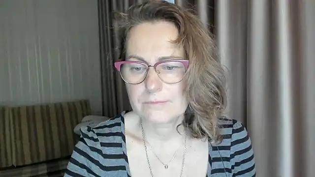 lauraoven online show from December 23, 2024, 8:00 am