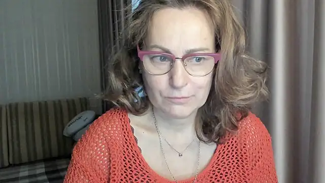 lauraoven online show from January 8, 2025, 8:27 am